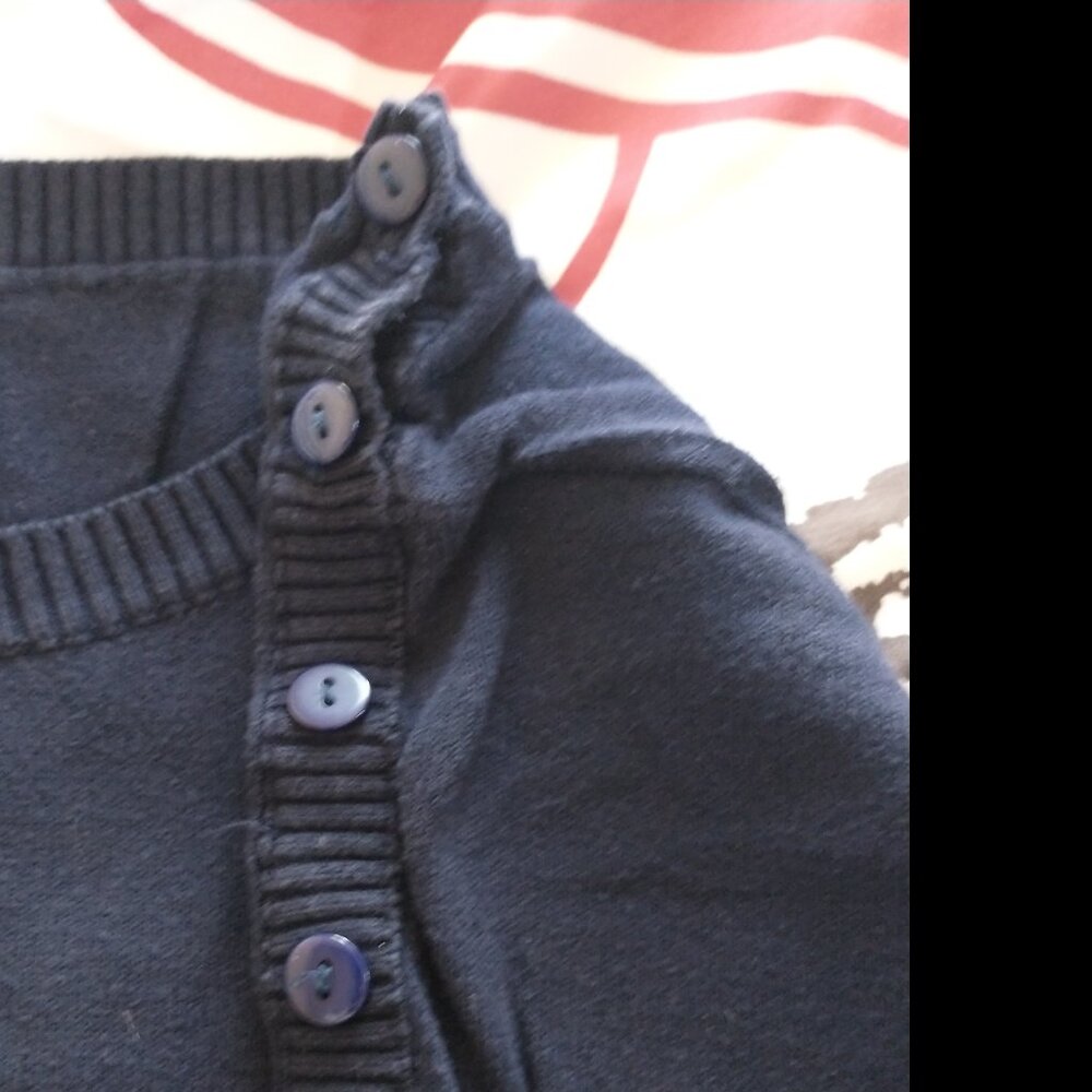 Tops (2) - Picture 4 of 7
